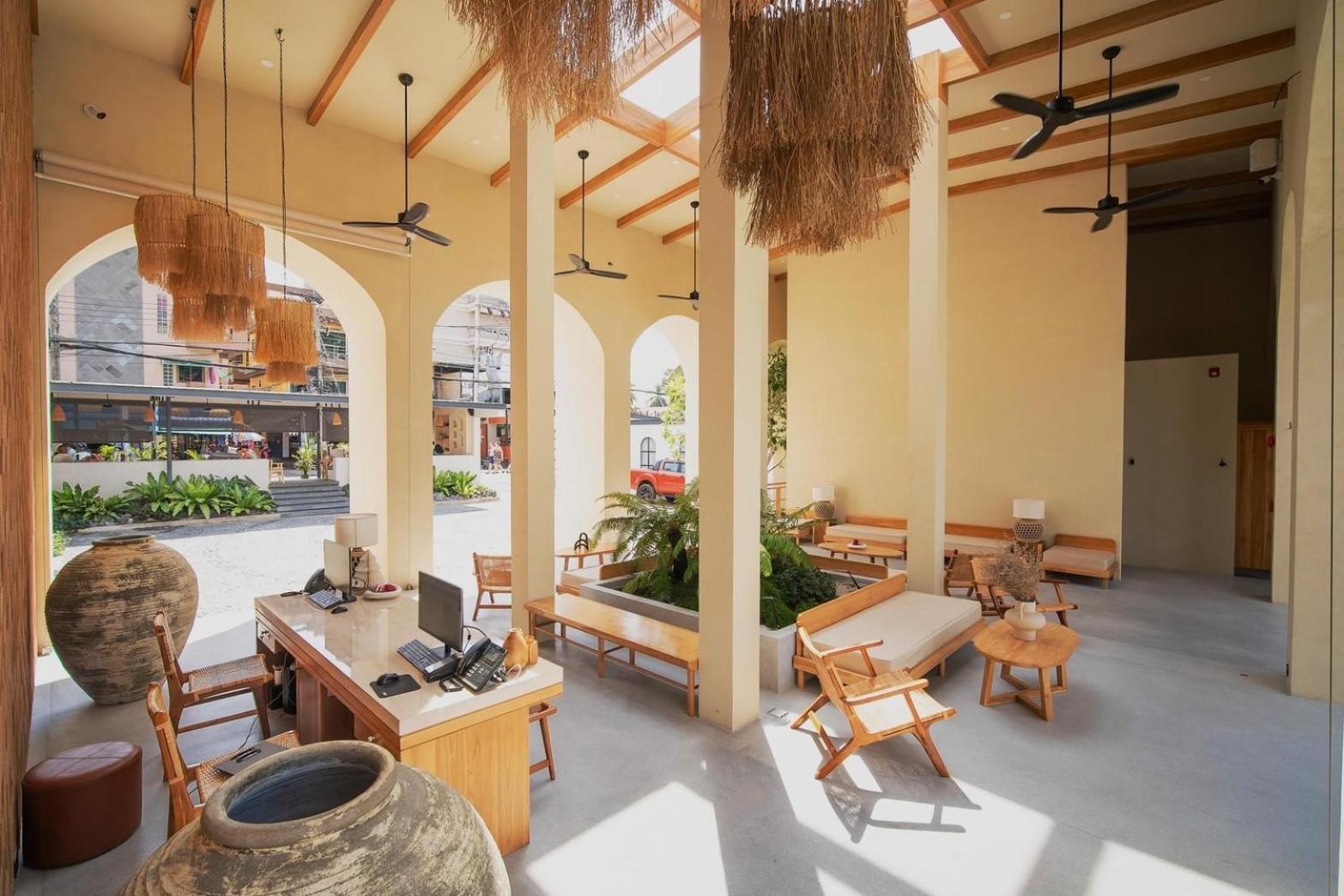 Eden Resort & Villas Phuket Patong Exterior photo