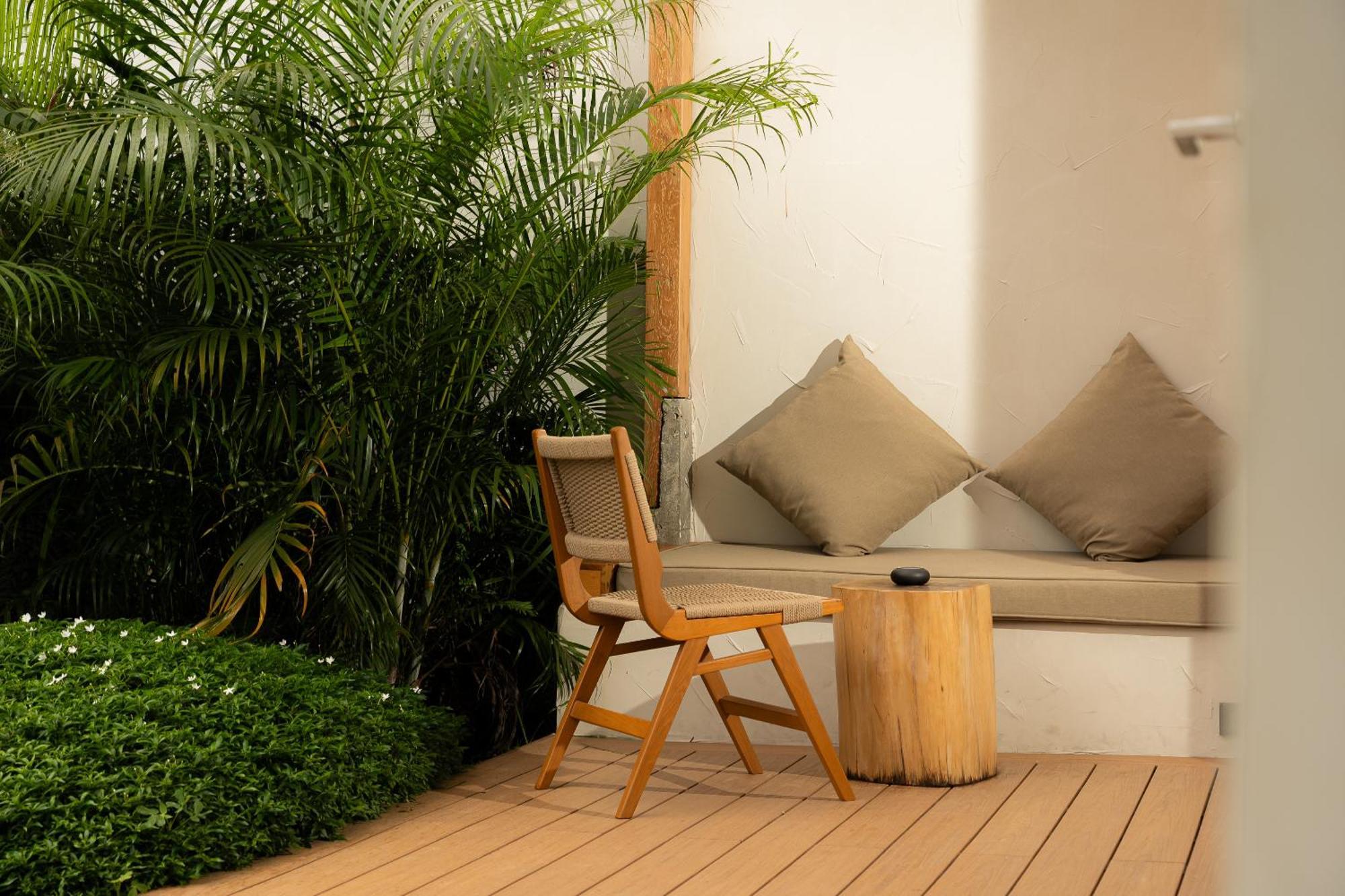 Eden Resort & Villas Phuket Patong Exterior photo