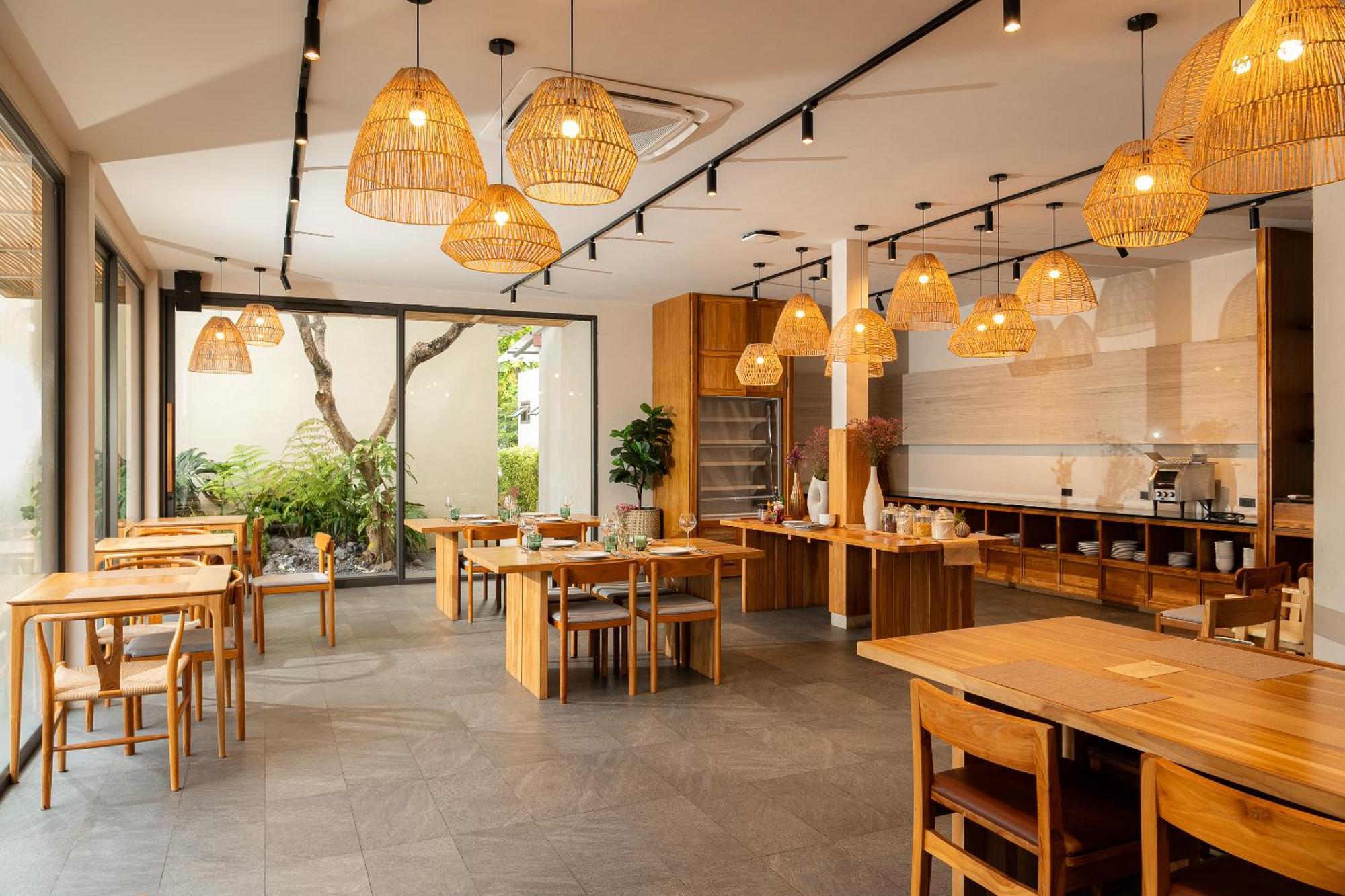 Eden Resort & Villas Phuket Patong Exterior photo