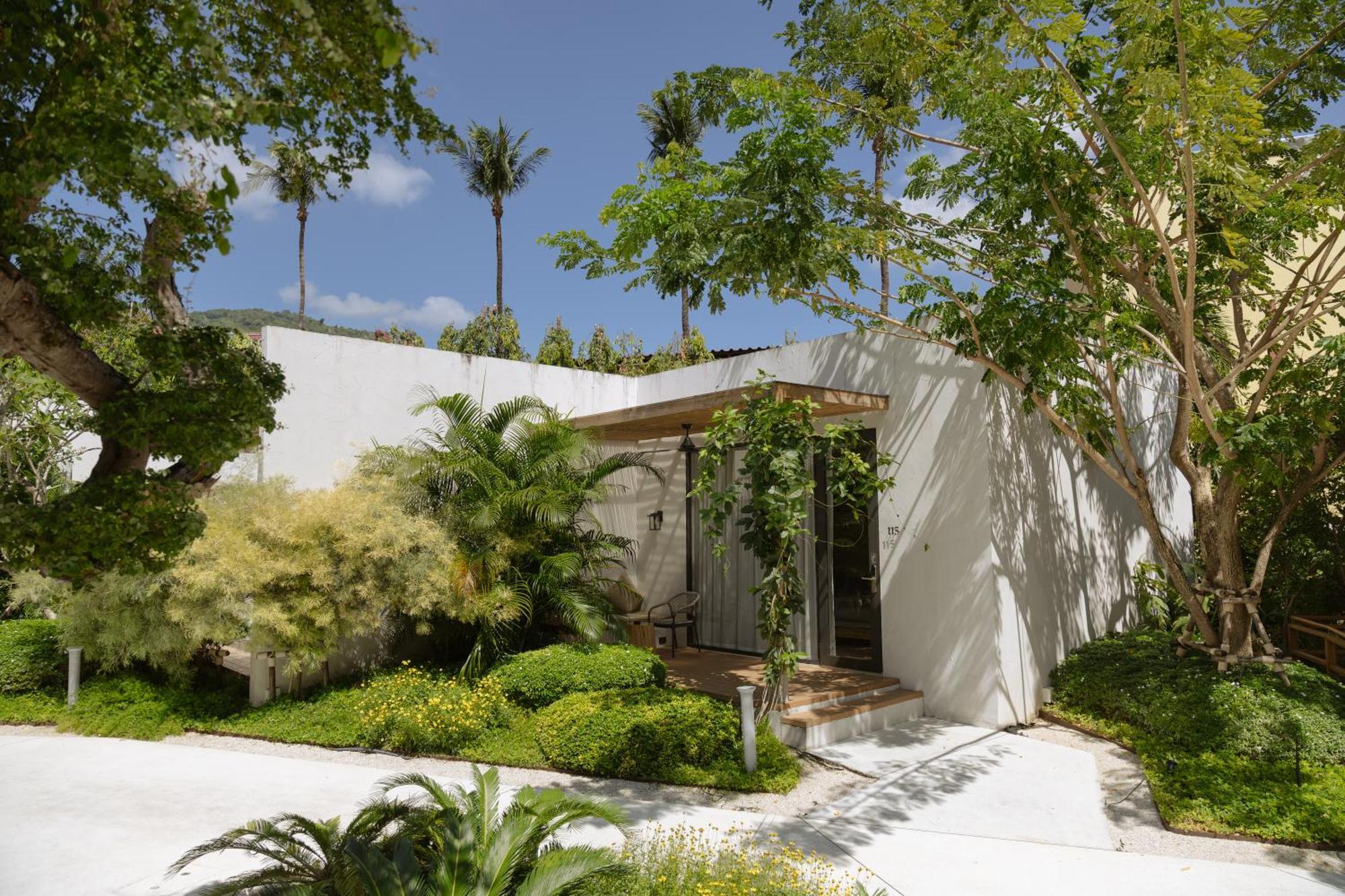 Eden Resort & Villas Phuket Patong Exterior photo