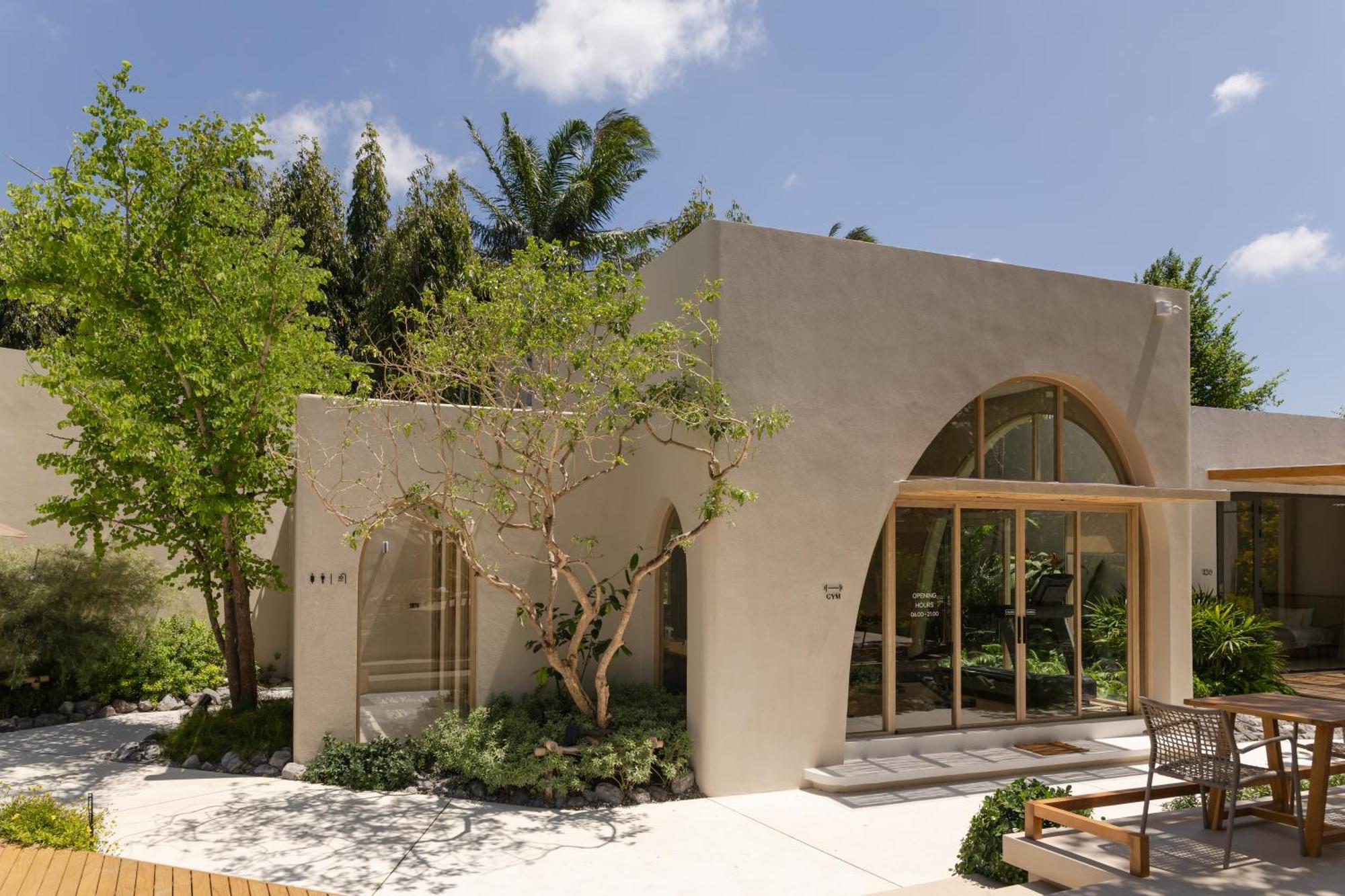 Eden Resort & Villas Phuket Patong Exterior photo